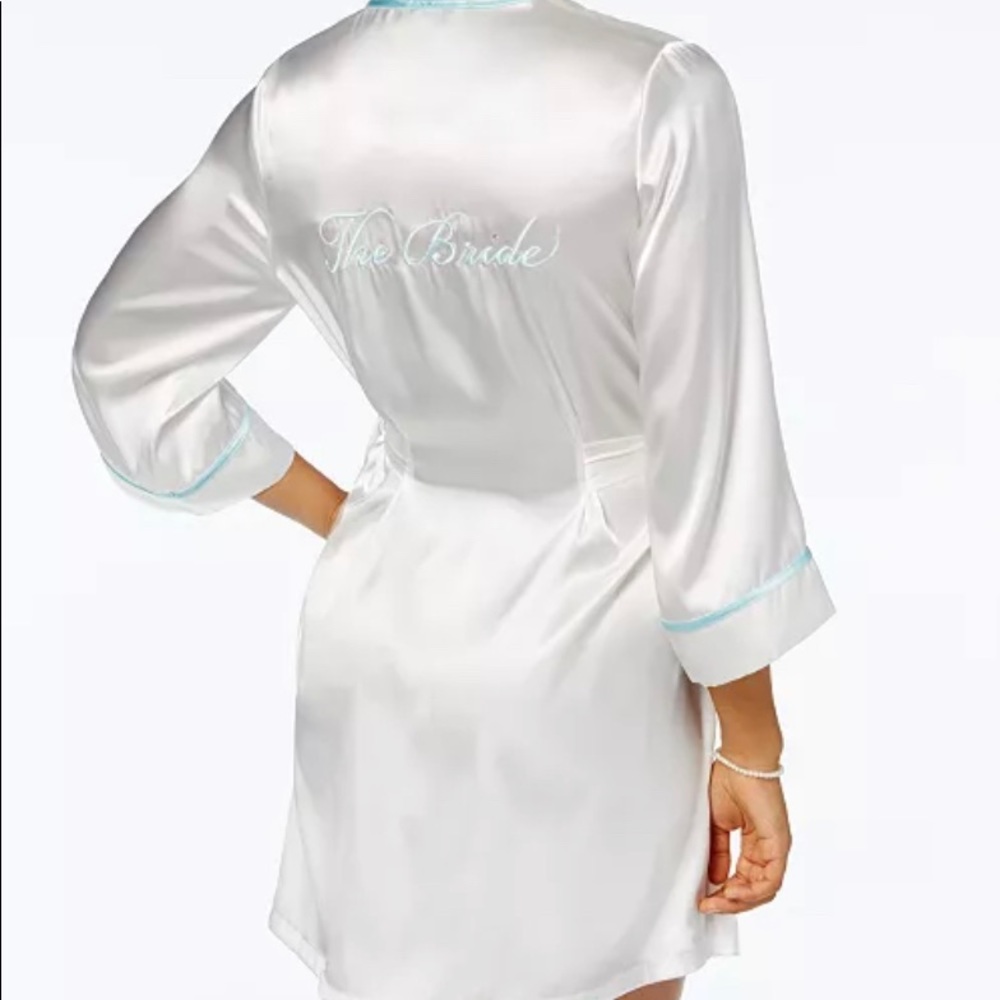 Satin The Bride Wrap